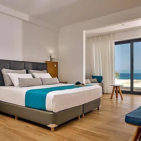 Cavo Orient & 4*