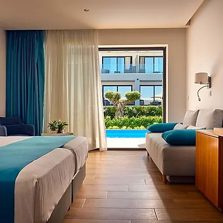 Hotel Cavo Orient & 4*